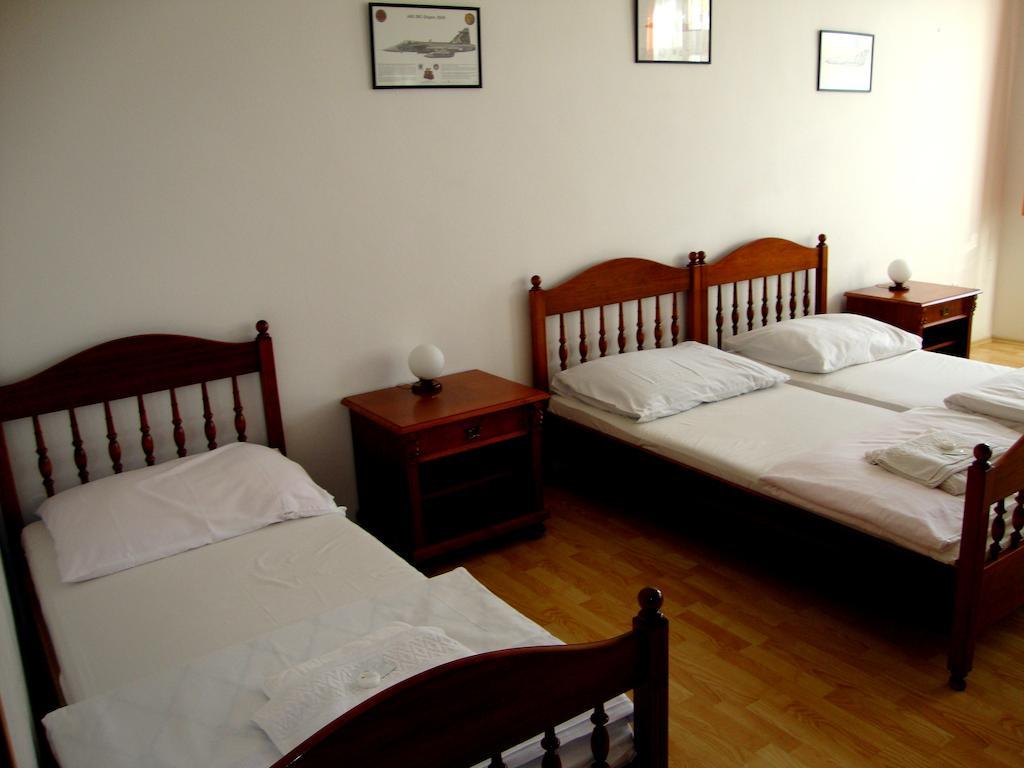 Penzion Aviatik Čáslav Habitación foto