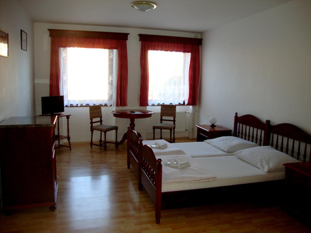 Penzion Aviatik Čáslav Habitación foto