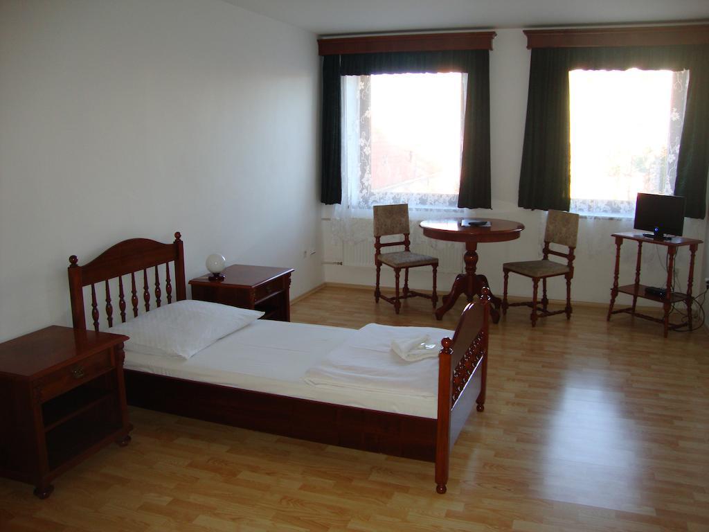 Penzion Aviatik Čáslav Habitación foto